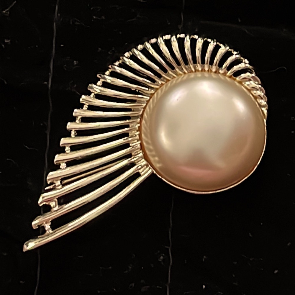 HUGE FAUX PEARL ANGEL WING PIN SIGNED